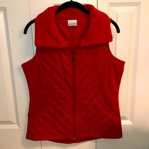 Red Columbia Vest. Fleece collar